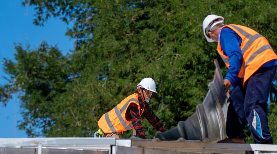 Professional residential roofers in Oak, NE
